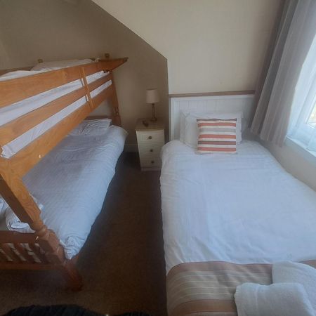Lion Hotel & Studio Apartments Criccieth Ngoại thất bức ảnh