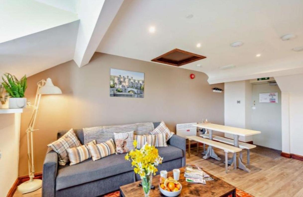 Lion Hotel & Studio Apartments Criccieth Ngoại thất bức ảnh