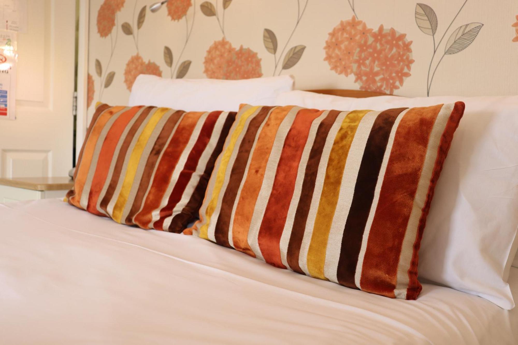 Lion Hotel & Studio Apartments Criccieth Ngoại thất bức ảnh