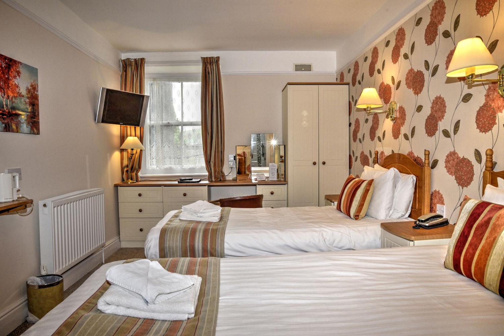 Lion Hotel & Studio Apartments Criccieth Ngoại thất bức ảnh