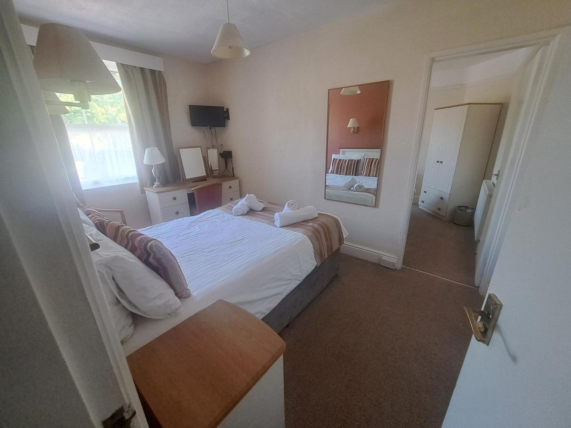 Lion Hotel & Studio Apartments Criccieth Ngoại thất bức ảnh