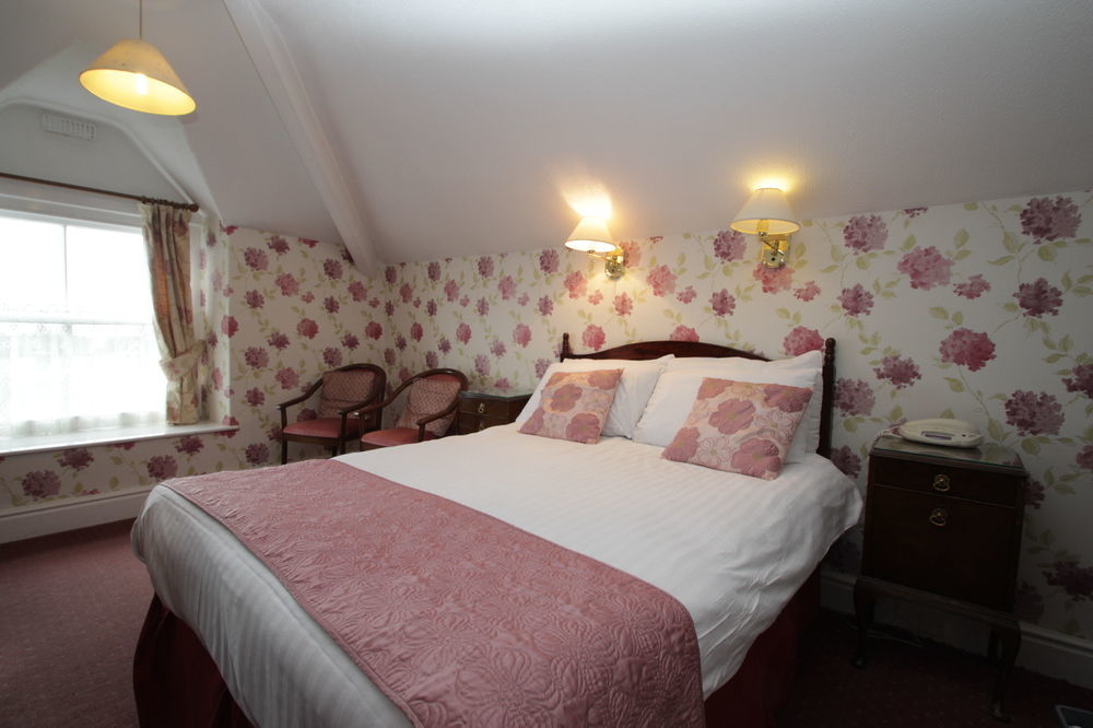 Lion Hotel & Studio Apartments Criccieth Ngoại thất bức ảnh