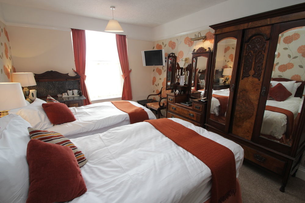 Lion Hotel & Studio Apartments Criccieth Ngoại thất bức ảnh
