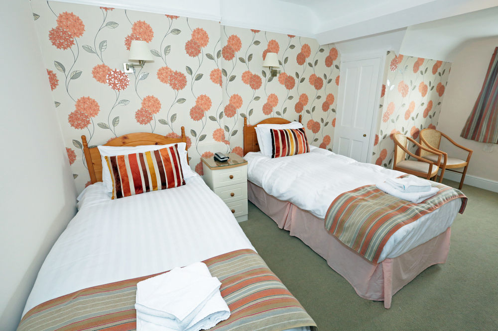 Lion Hotel & Studio Apartments Criccieth Ngoại thất bức ảnh