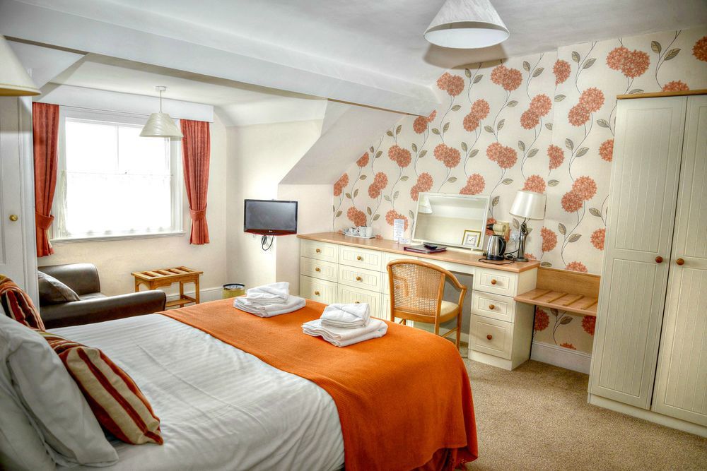 Lion Hotel & Studio Apartments Criccieth Ngoại thất bức ảnh