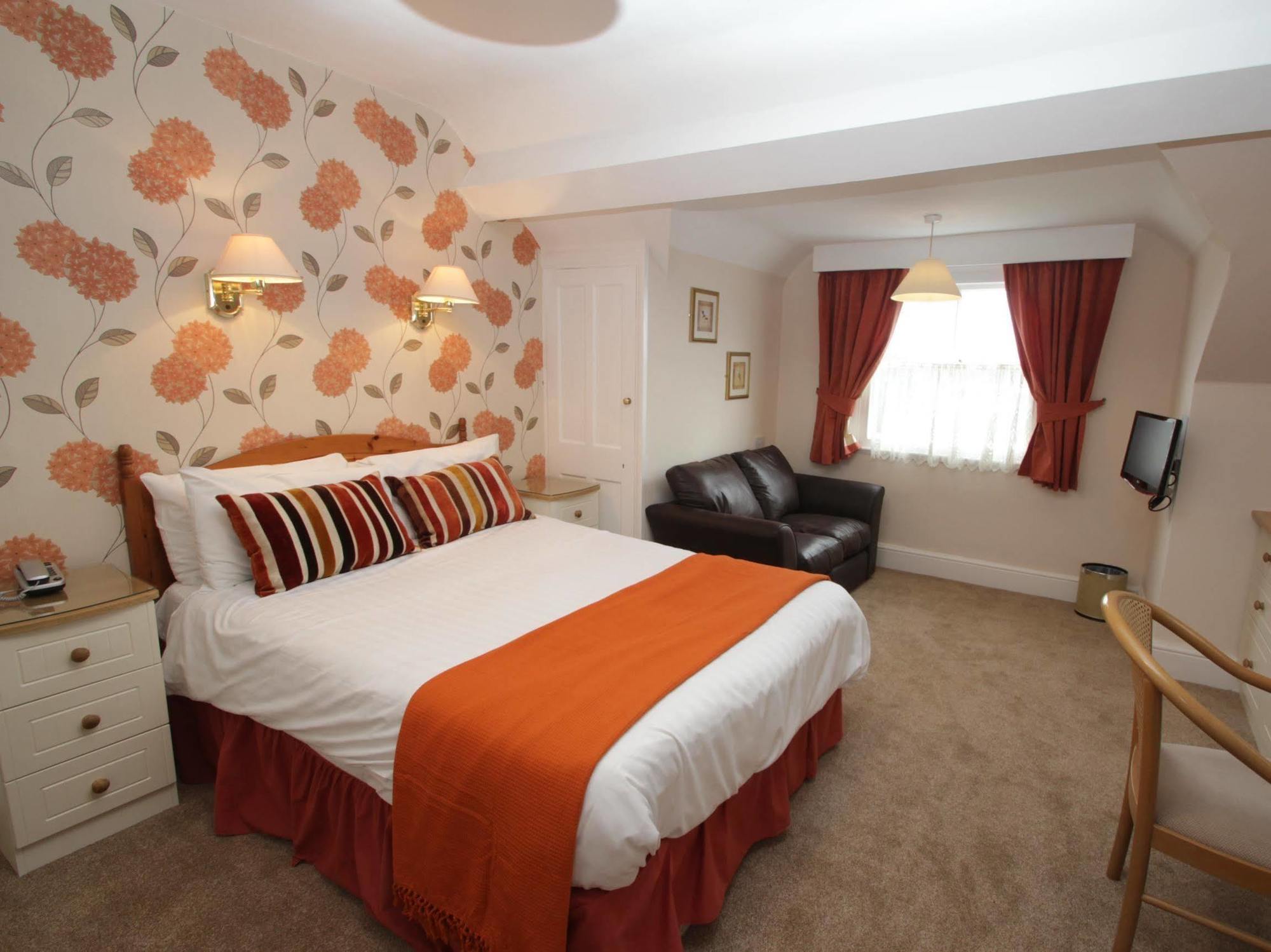 Lion Hotel & Studio Apartments Criccieth Ngoại thất bức ảnh